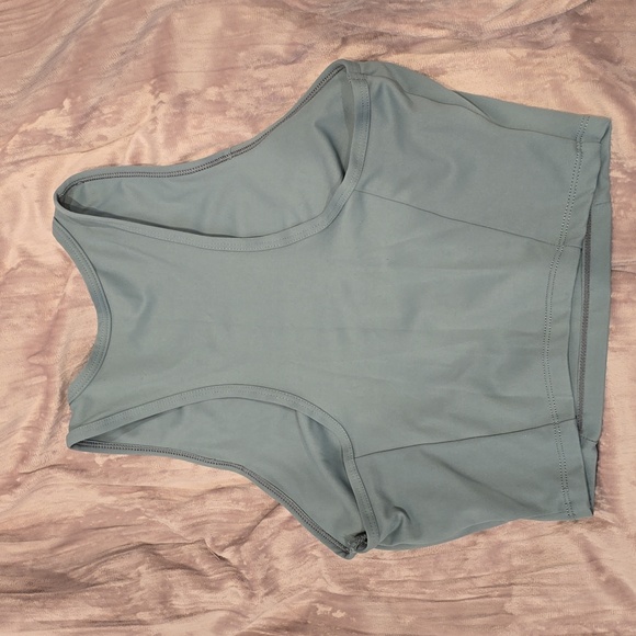 Cropped Racerback Workout Tank - Picture 2 of 4